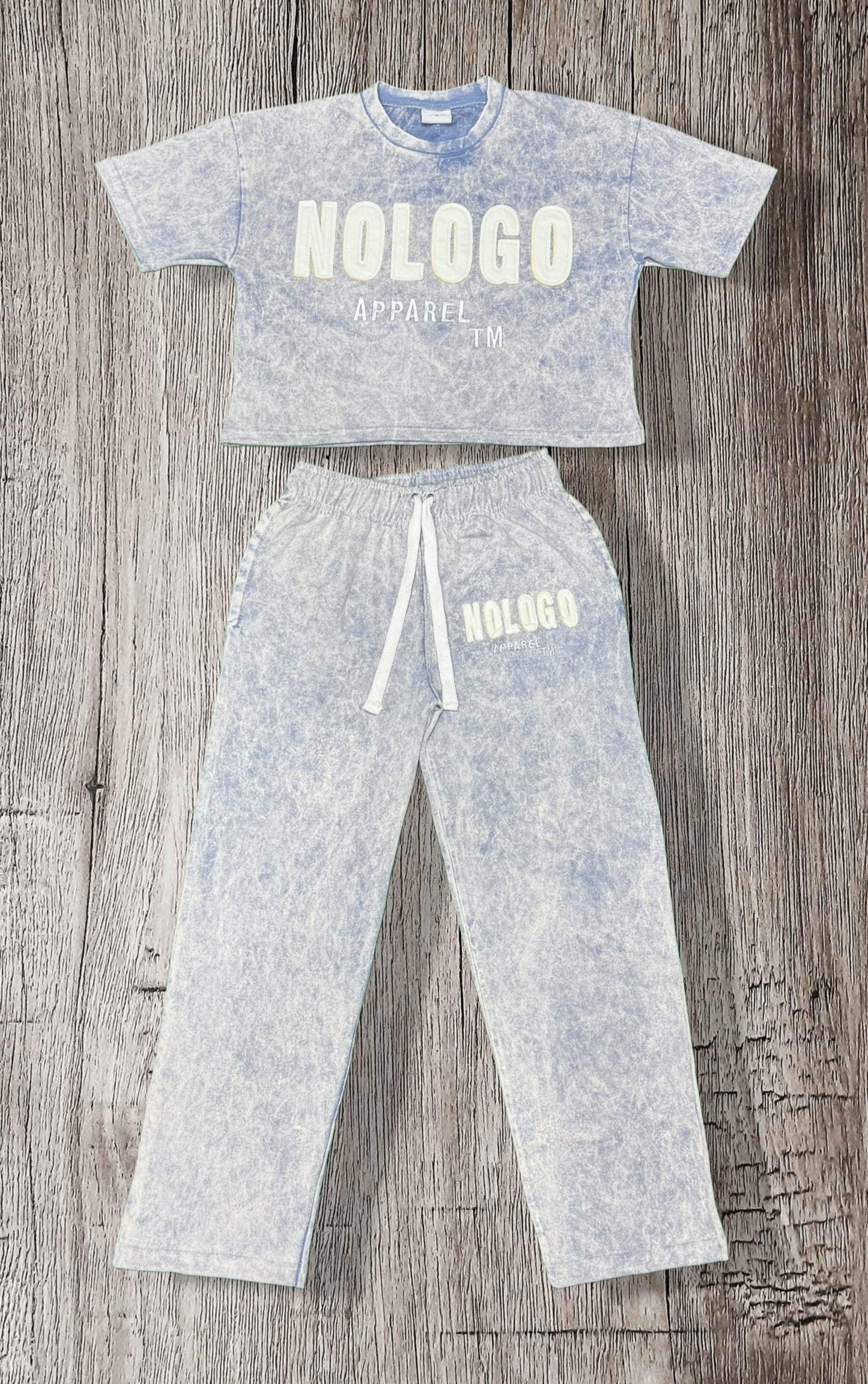 NoLoGo loungewear set
