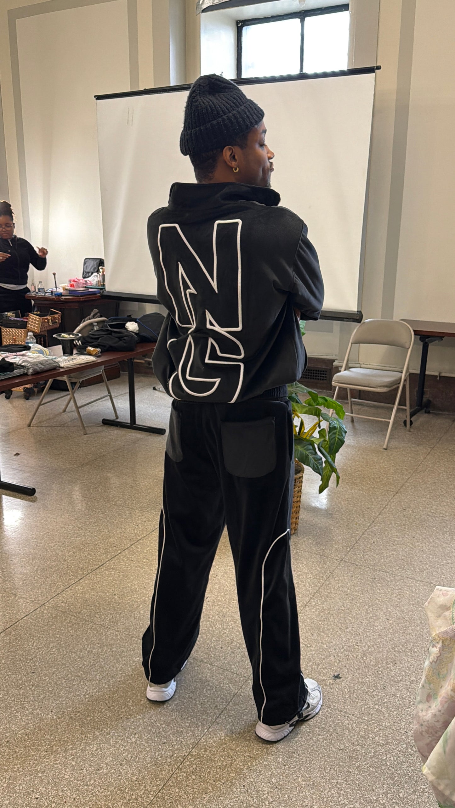NoLoGo men’s velour pants