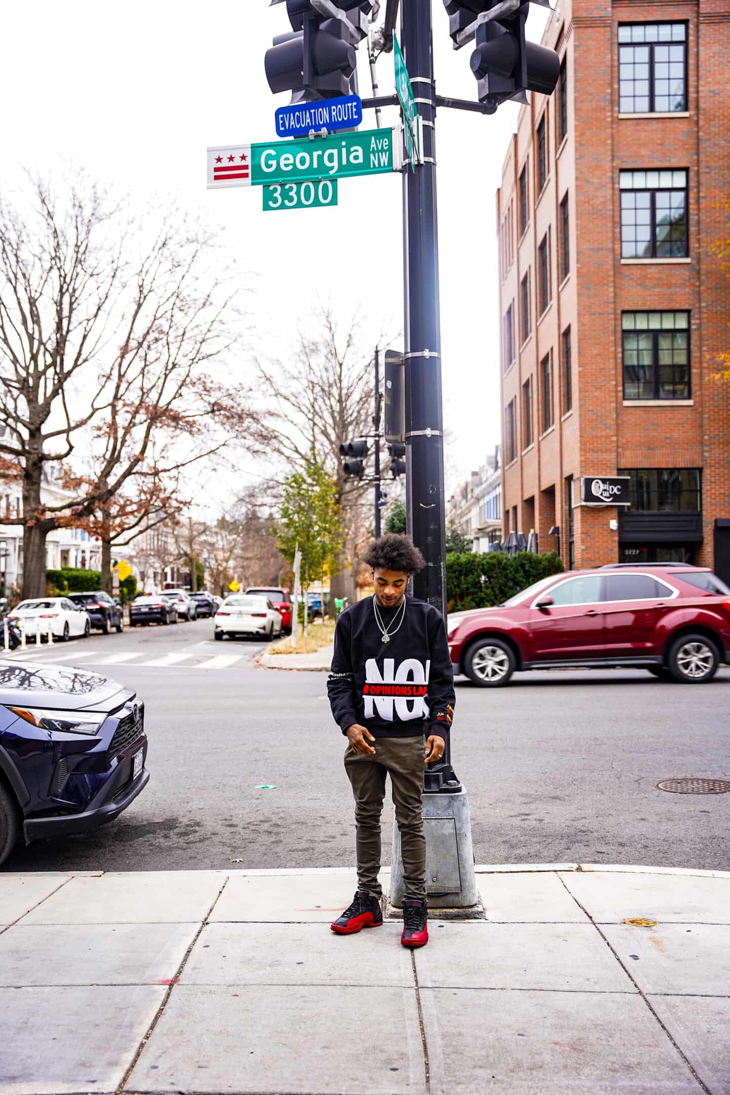 NoLoGo crew necks sweatshirt