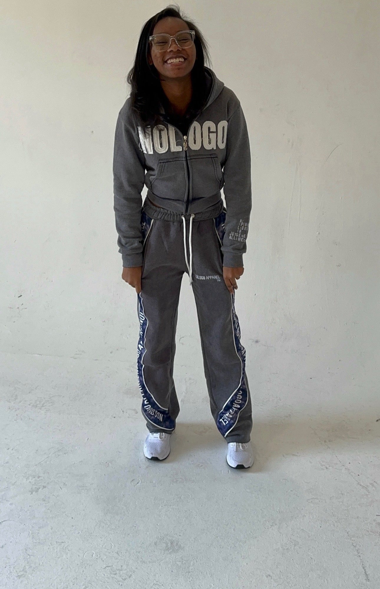 NoLoG mid crop zip up hoodie